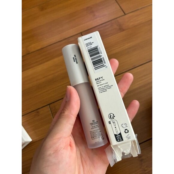Refy 03 Serum Based Concealer Neutral Fair NWT - Picture 8 of 8
